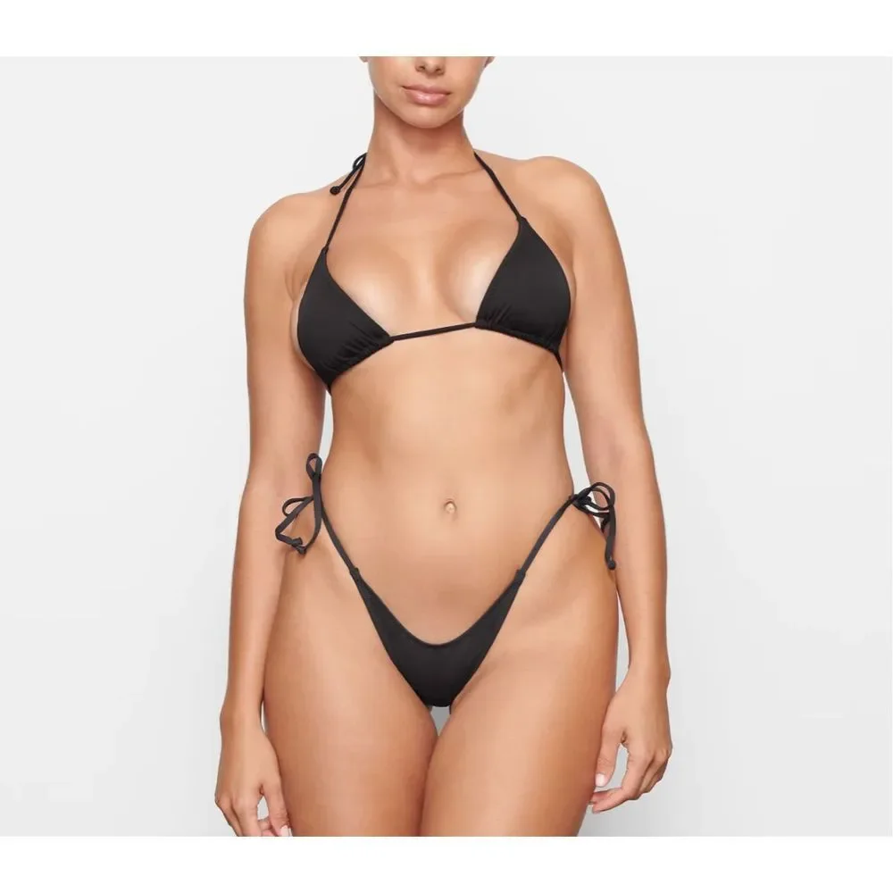 SKIMS Signature Swim Triangle Top Black Size XL